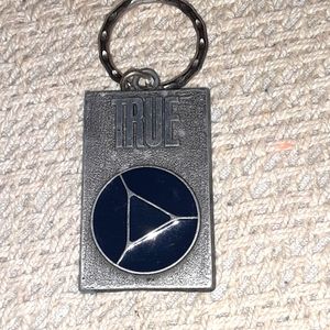 VINTAGE TRUE CIGARETTES KEYCHAIN CHARM NRMINT CONDITION
